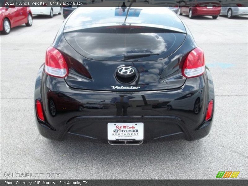 Ultra Black / Black 2013 Hyundai Veloster