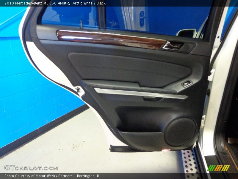 Arctic White / Black 2010 Mercedes-Benz ML 550 4Matic