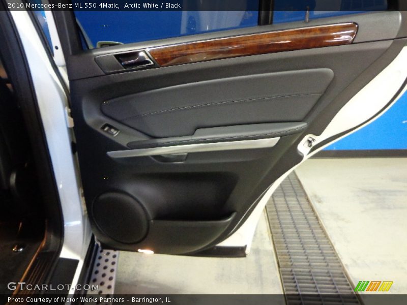Arctic White / Black 2010 Mercedes-Benz ML 550 4Matic