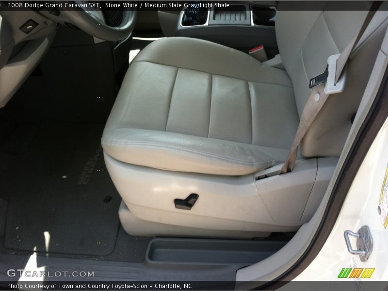 Stone White / Medium Slate Gray/Light Shale 2008 Dodge Grand Caravan SXT