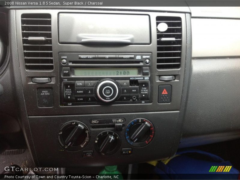 Super Black / Charcoal 2008 Nissan Versa 1.8 S Sedan