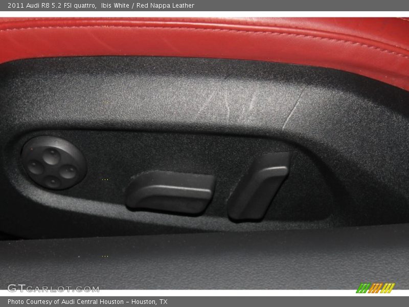 Ibis White / Red Nappa Leather 2011 Audi R8 5.2 FSI quattro