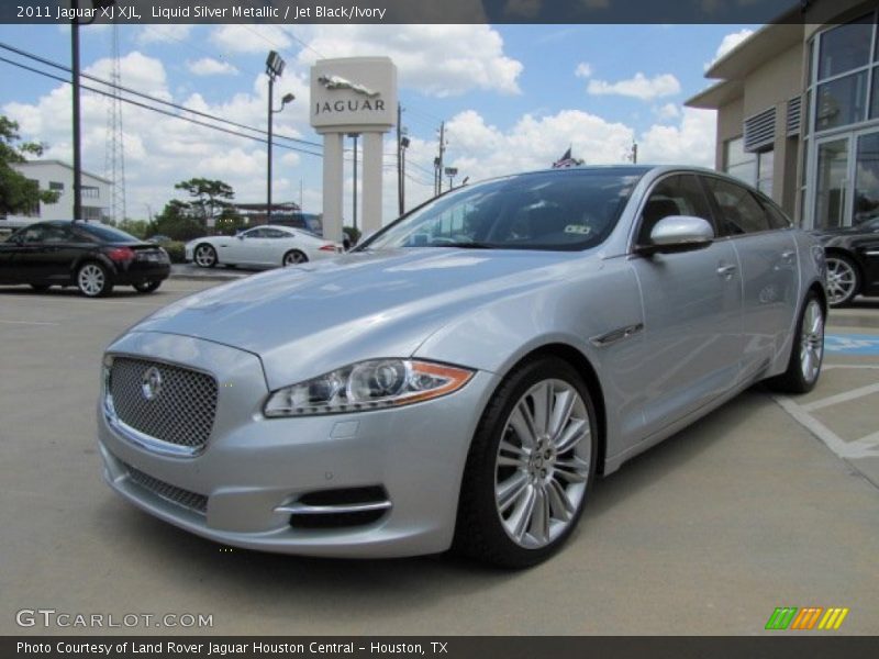 Front 3/4 View of 2011 XJ XJL