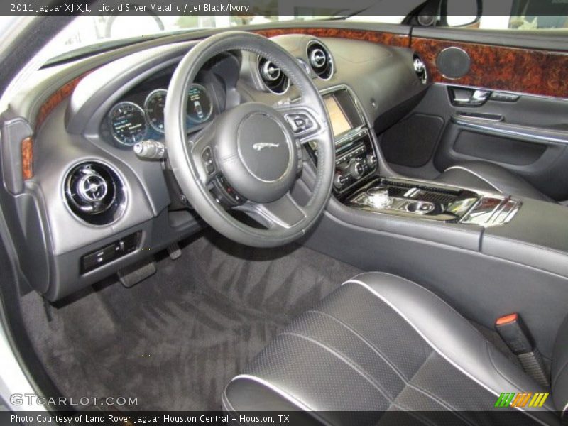 Dashboard of 2011 XJ XJL