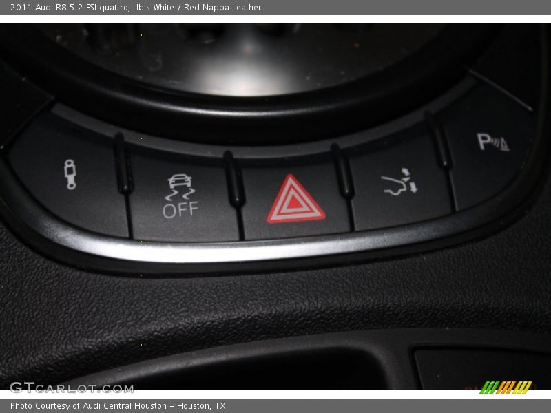 Ibis White / Red Nappa Leather 2011 Audi R8 5.2 FSI quattro