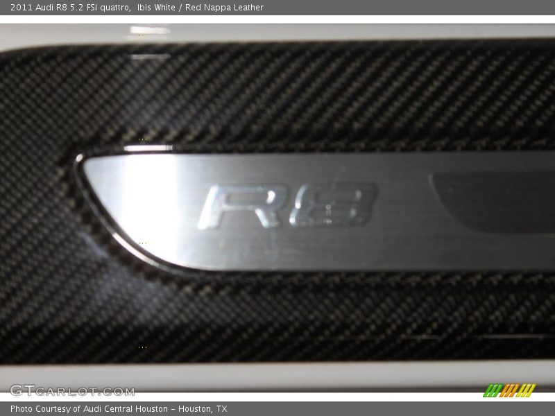 Ibis White / Red Nappa Leather 2011 Audi R8 5.2 FSI quattro