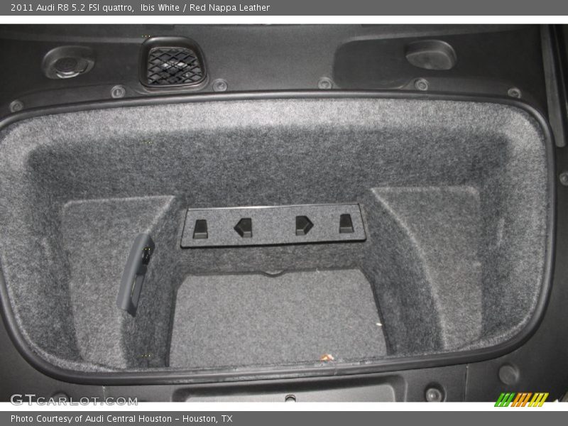 Ibis White / Red Nappa Leather 2011 Audi R8 5.2 FSI quattro