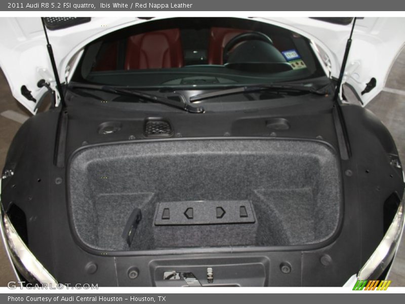  2011 R8 5.2 FSI quattro Trunk