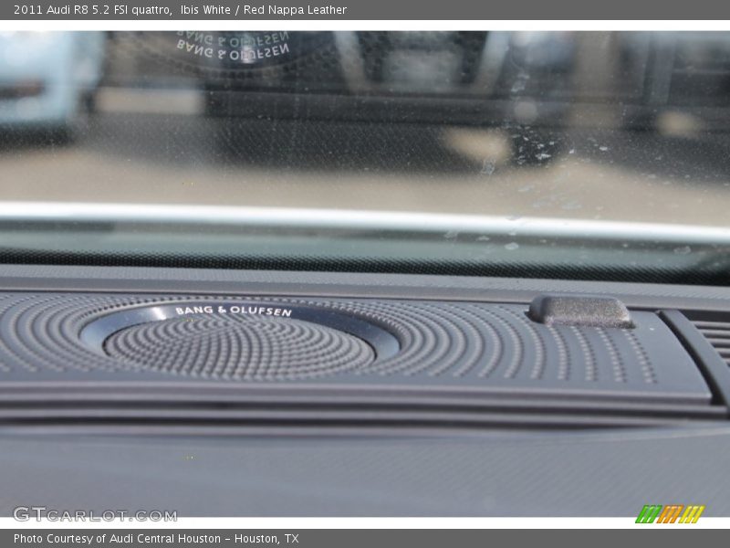 Ibis White / Red Nappa Leather 2011 Audi R8 5.2 FSI quattro