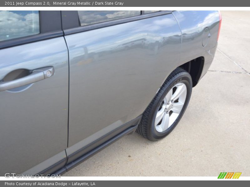 Mineral Gray Metallic / Dark Slate Gray 2011 Jeep Compass 2.0