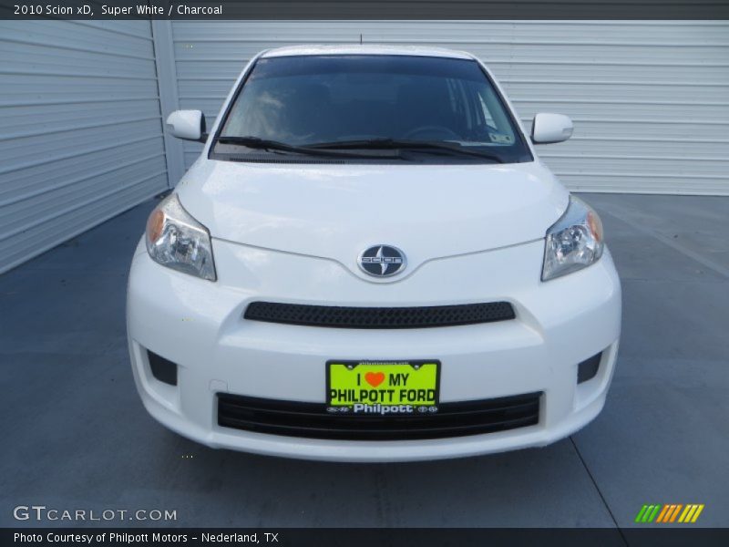 Super White / Charcoal 2010 Scion xD