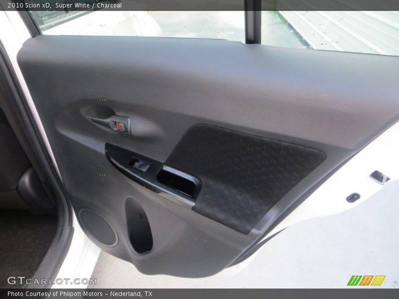Super White / Charcoal 2010 Scion xD