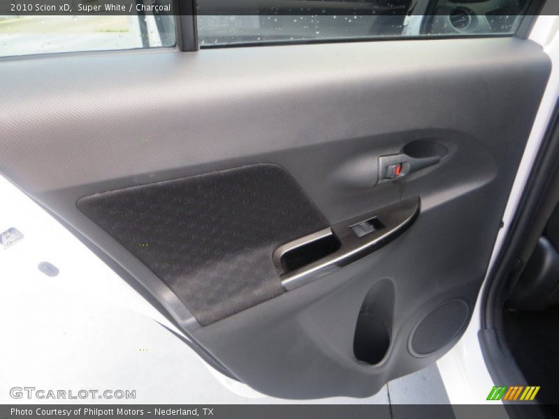 Super White / Charcoal 2010 Scion xD