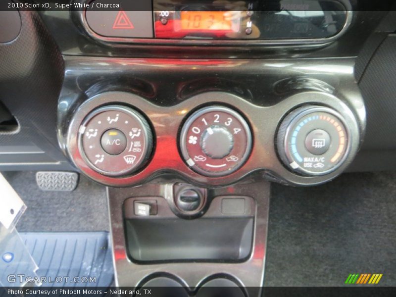 Super White / Charcoal 2010 Scion xD