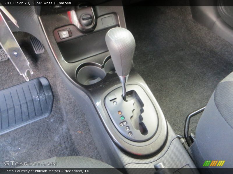 Super White / Charcoal 2010 Scion xD