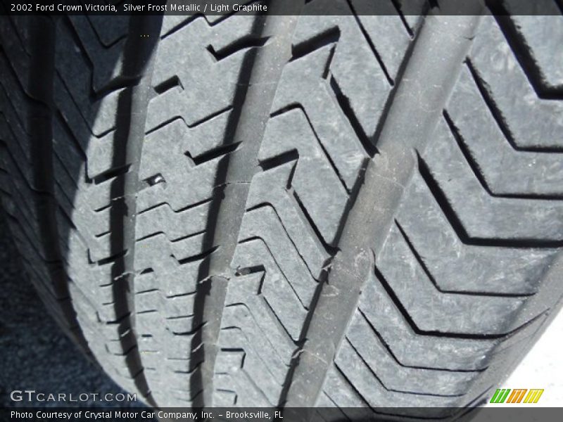 Silver Frost Metallic / Light Graphite 2002 Ford Crown Victoria