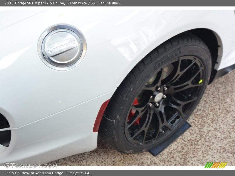 Viper White / SRT Laguna Black 2013 Dodge SRT Viper GTS Coupe