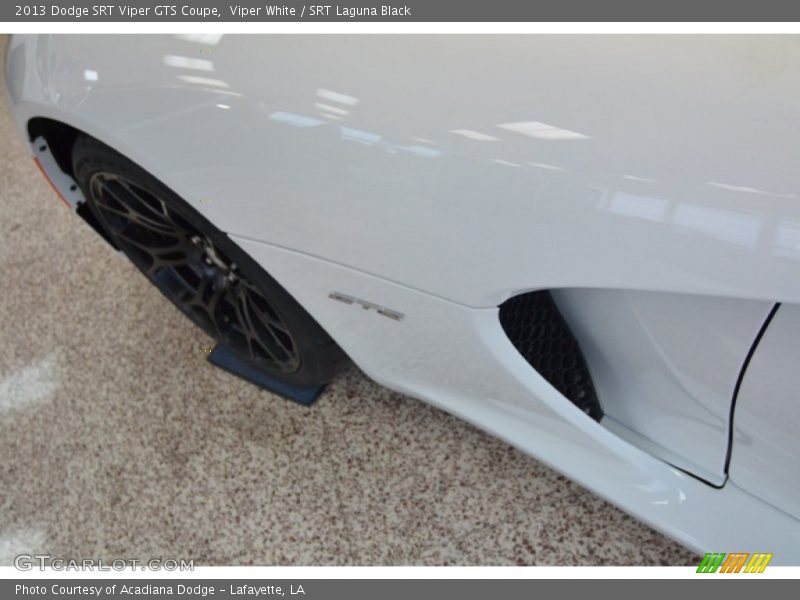 Viper White / SRT Laguna Black 2013 Dodge SRT Viper GTS Coupe