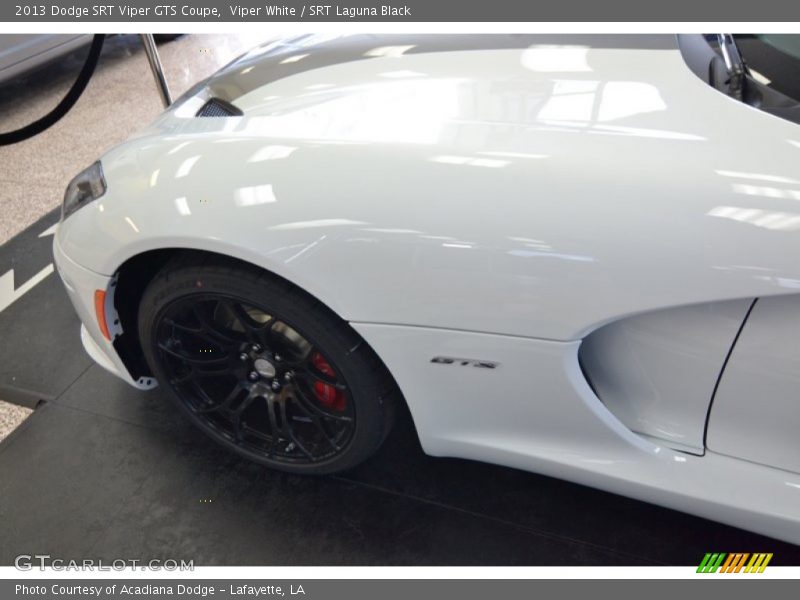 Viper White / SRT Laguna Black 2013 Dodge SRT Viper GTS Coupe