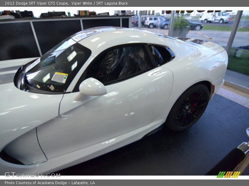Viper White / SRT Laguna Black 2013 Dodge SRT Viper GTS Coupe
