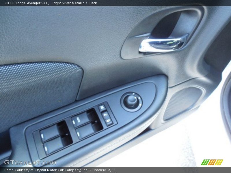 Bright Silver Metallic / Black 2012 Dodge Avenger SXT