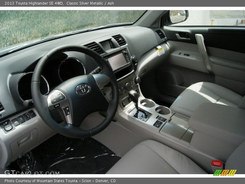 Classic Silver Metallic / Ash 2013 Toyota Highlander SE 4WD