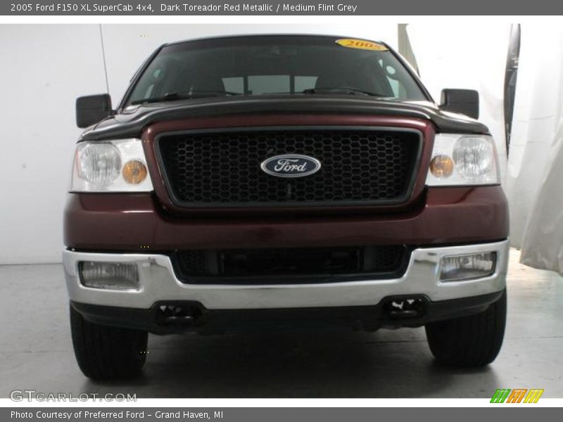 Dark Toreador Red Metallic / Medium Flint Grey 2005 Ford F150 XL SuperCab 4x4