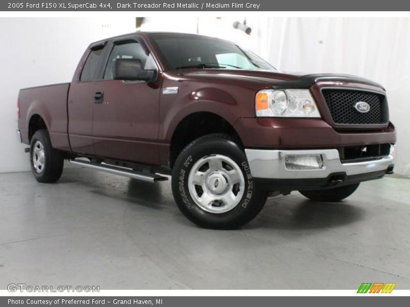 Dark Toreador Red Metallic / Medium Flint Grey 2005 Ford F150 XL SuperCab 4x4