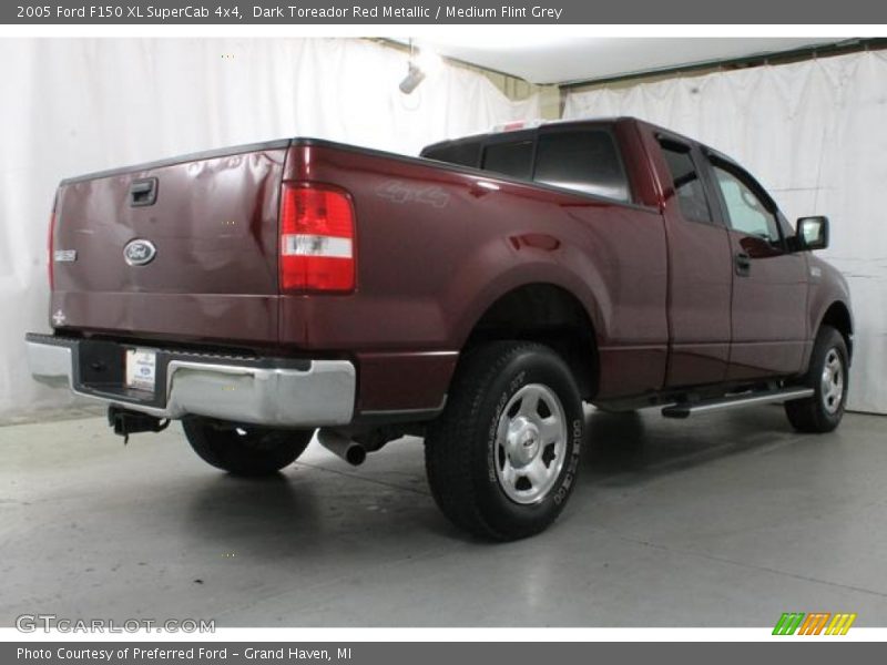 Dark Toreador Red Metallic / Medium Flint Grey 2005 Ford F150 XL SuperCab 4x4