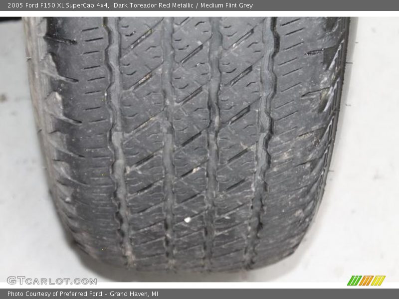 Dark Toreador Red Metallic / Medium Flint Grey 2005 Ford F150 XL SuperCab 4x4