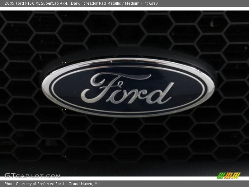 Dark Toreador Red Metallic / Medium Flint Grey 2005 Ford F150 XL SuperCab 4x4