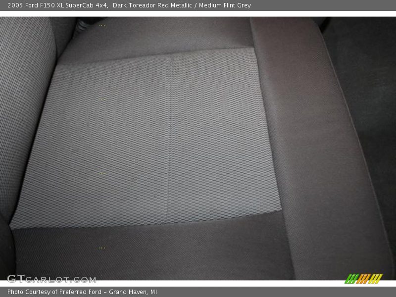Dark Toreador Red Metallic / Medium Flint Grey 2005 Ford F150 XL SuperCab 4x4