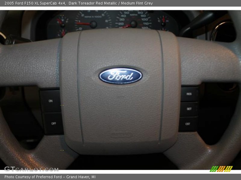 Dark Toreador Red Metallic / Medium Flint Grey 2005 Ford F150 XL SuperCab 4x4