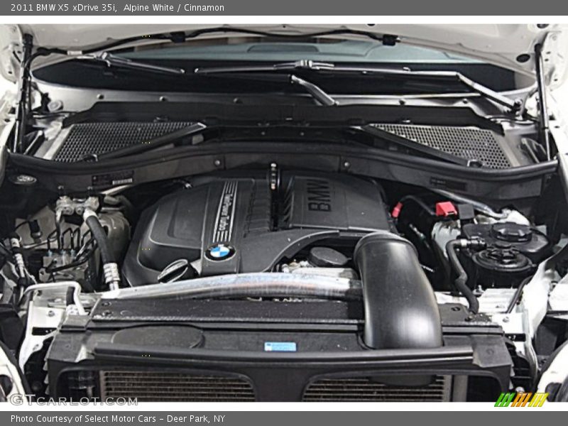 Alpine White / Cinnamon 2011 BMW X5 xDrive 35i