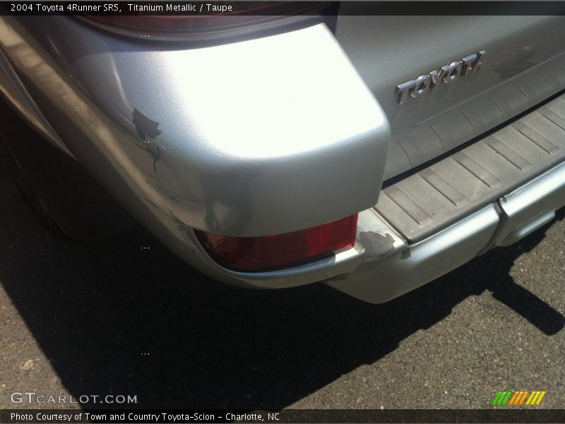 Titanium Metallic / Taupe 2004 Toyota 4Runner SR5