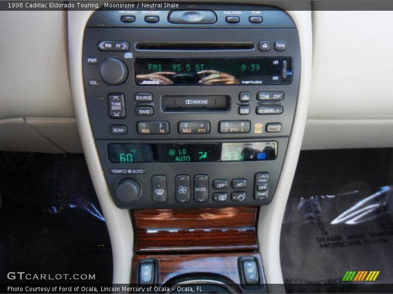 Controls of 1998 Eldorado Touring
