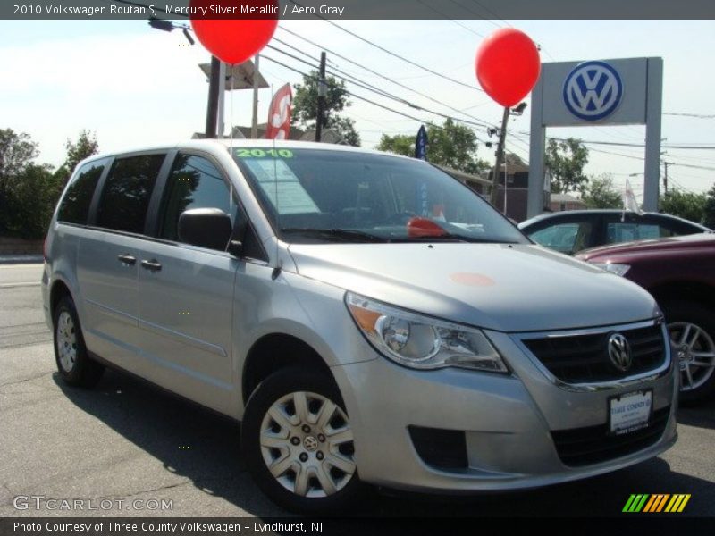 Mercury Silver Metallic / Aero Gray 2010 Volkswagen Routan S