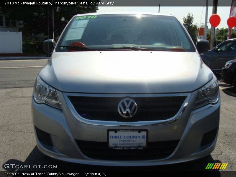 Mercury Silver Metallic / Aero Gray 2010 Volkswagen Routan S