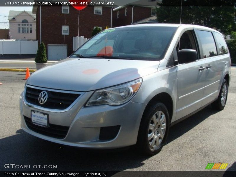 Mercury Silver Metallic / Aero Gray 2010 Volkswagen Routan S