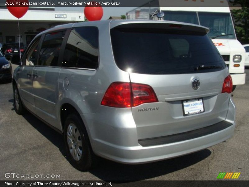 Mercury Silver Metallic / Aero Gray 2010 Volkswagen Routan S