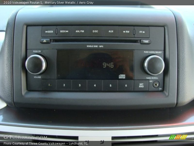Mercury Silver Metallic / Aero Gray 2010 Volkswagen Routan S