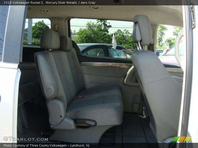 Mercury Silver Metallic / Aero Gray 2010 Volkswagen Routan S