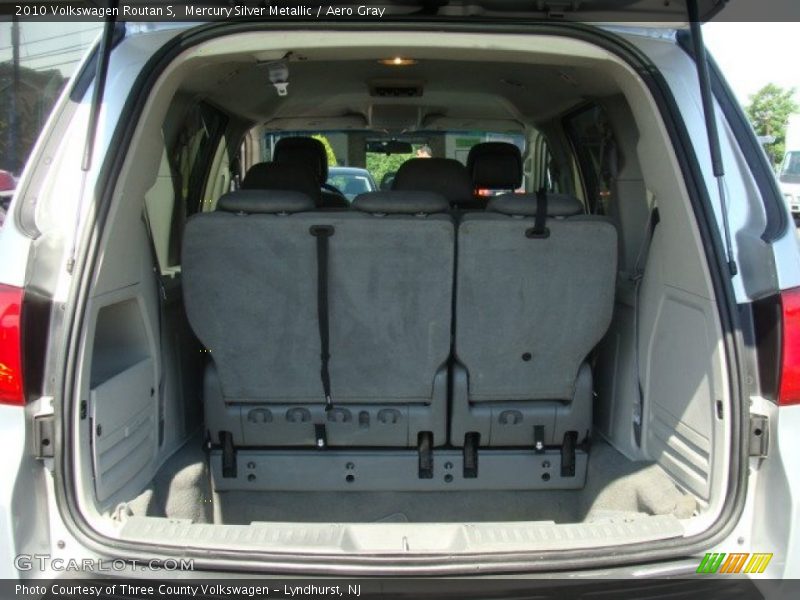 Mercury Silver Metallic / Aero Gray 2010 Volkswagen Routan S