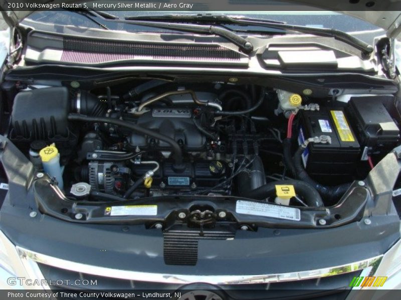 Mercury Silver Metallic / Aero Gray 2010 Volkswagen Routan S