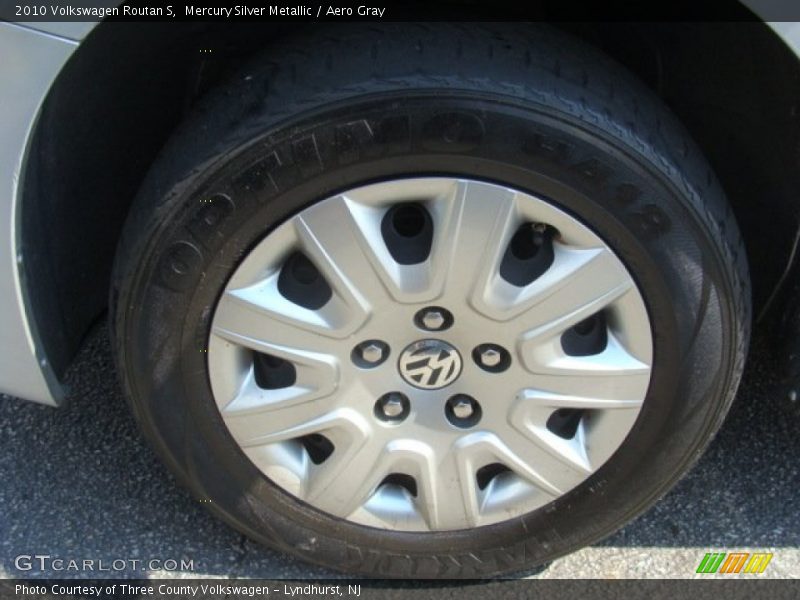 Mercury Silver Metallic / Aero Gray 2010 Volkswagen Routan S