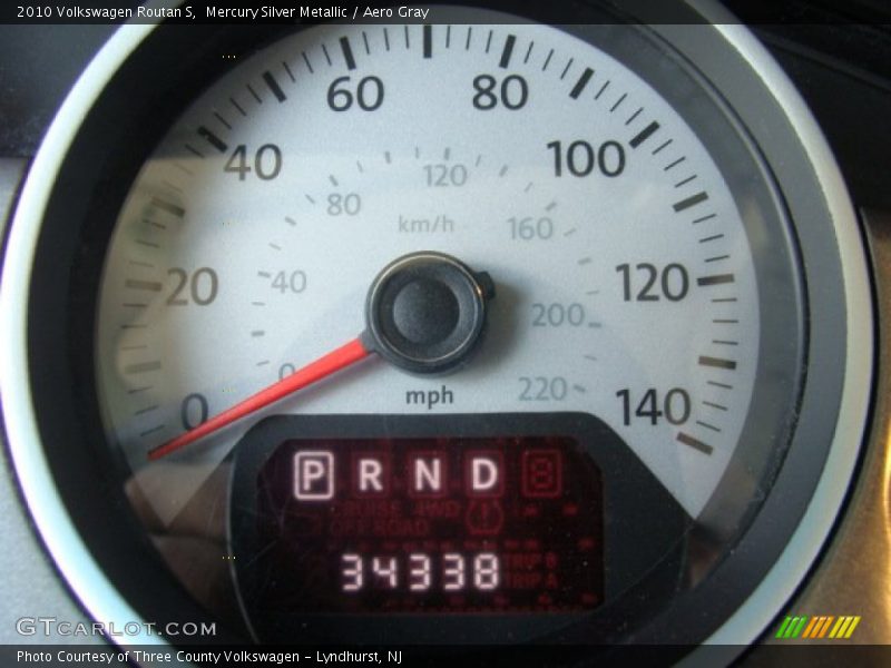 Mercury Silver Metallic / Aero Gray 2010 Volkswagen Routan S