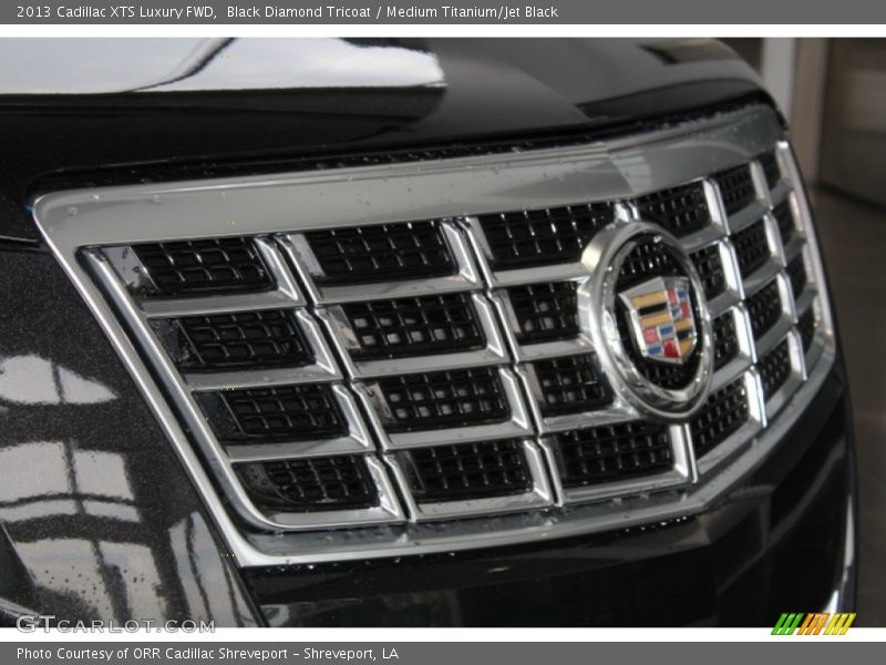 Black Diamond Tricoat / Medium Titanium/Jet Black 2013 Cadillac XTS Luxury FWD