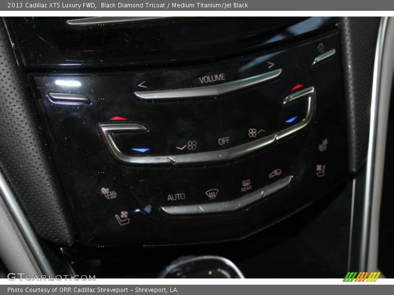 Black Diamond Tricoat / Medium Titanium/Jet Black 2013 Cadillac XTS Luxury FWD