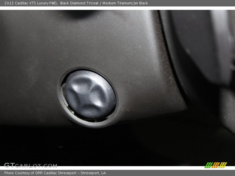 Black Diamond Tricoat / Medium Titanium/Jet Black 2013 Cadillac XTS Luxury FWD