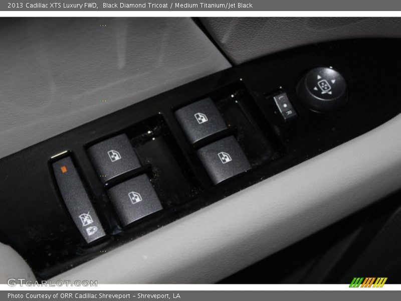 Black Diamond Tricoat / Medium Titanium/Jet Black 2013 Cadillac XTS Luxury FWD